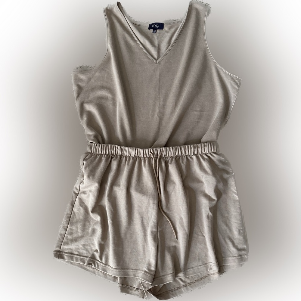 NYDJ, 2 piece shorts set, elastic drawstring waist, tank top, Sz. L/XL, NEW